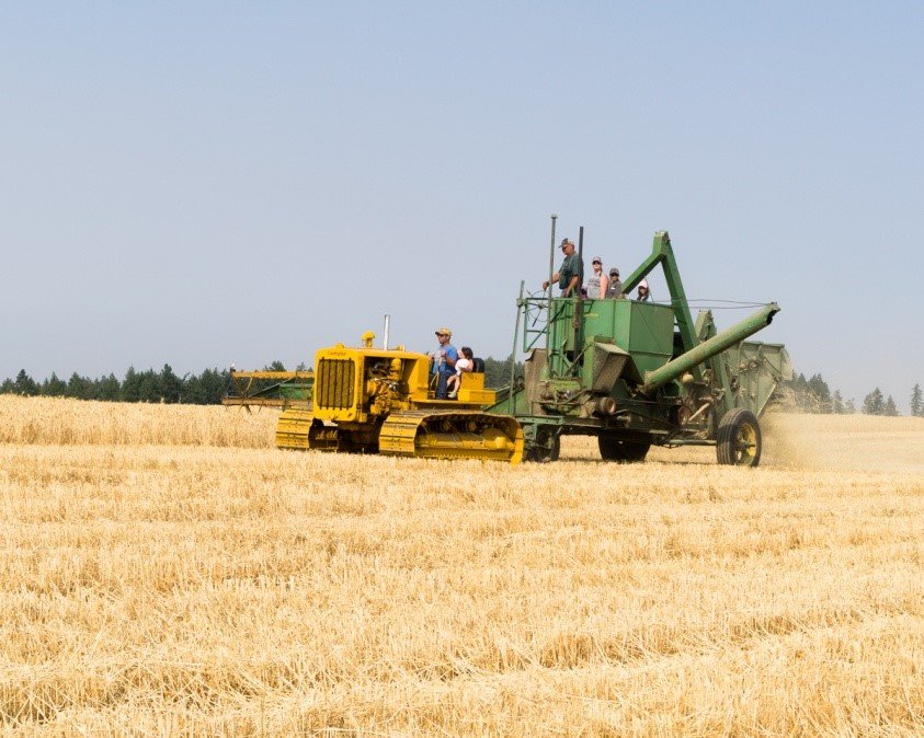 Picture of Randy Tiede’s RD6 Cat and 36B JD combine